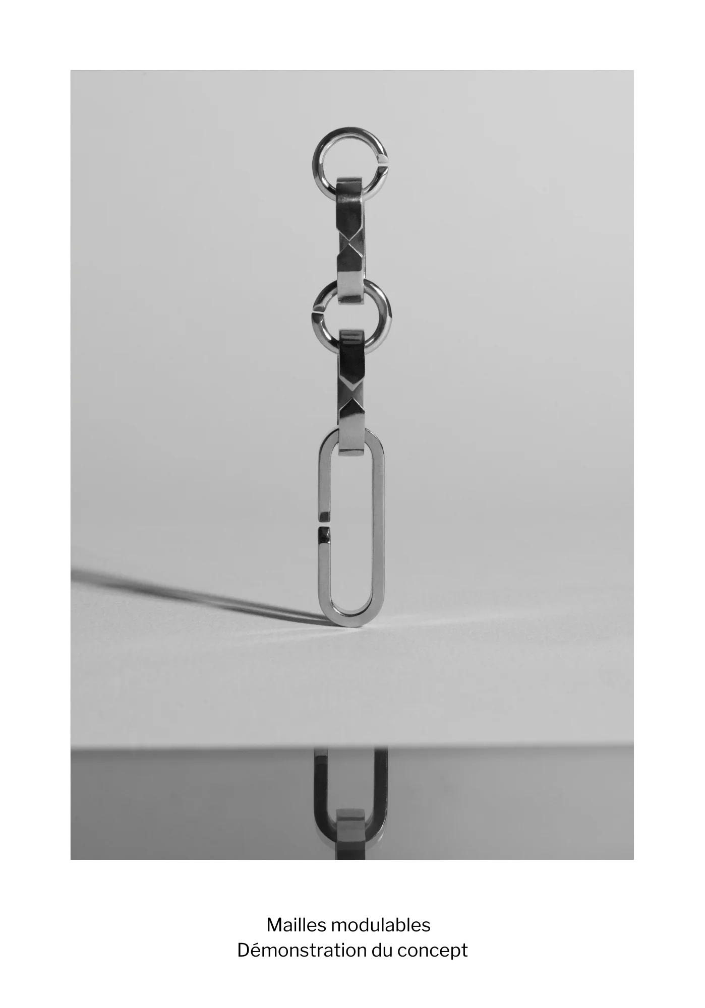 femme portant une boucle d'oreille en argent fairmined et une perle de seconde main