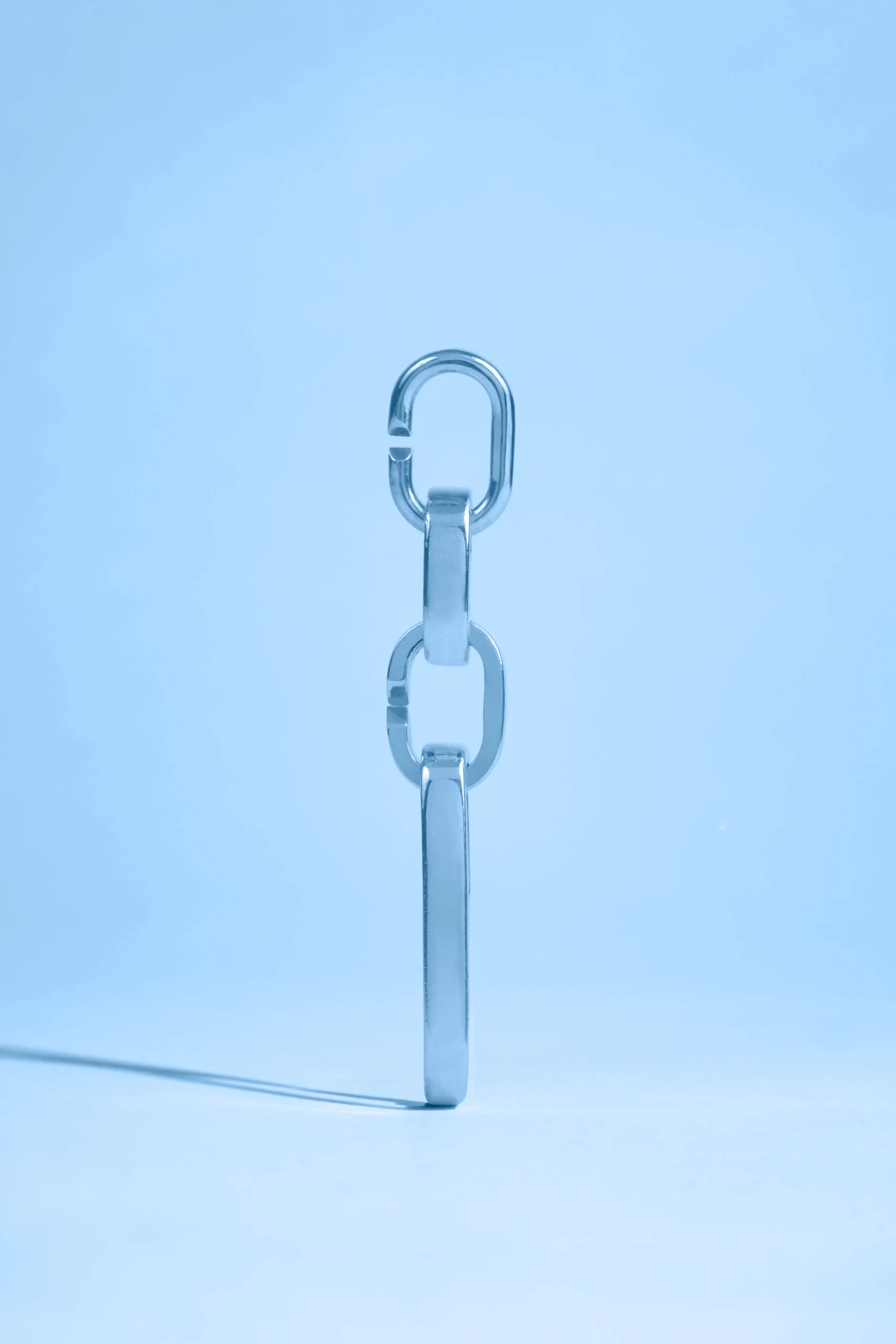 Boucle d'oreille chaine de mailles modulables à plat en argent et en or ethique labelisé Faimined 