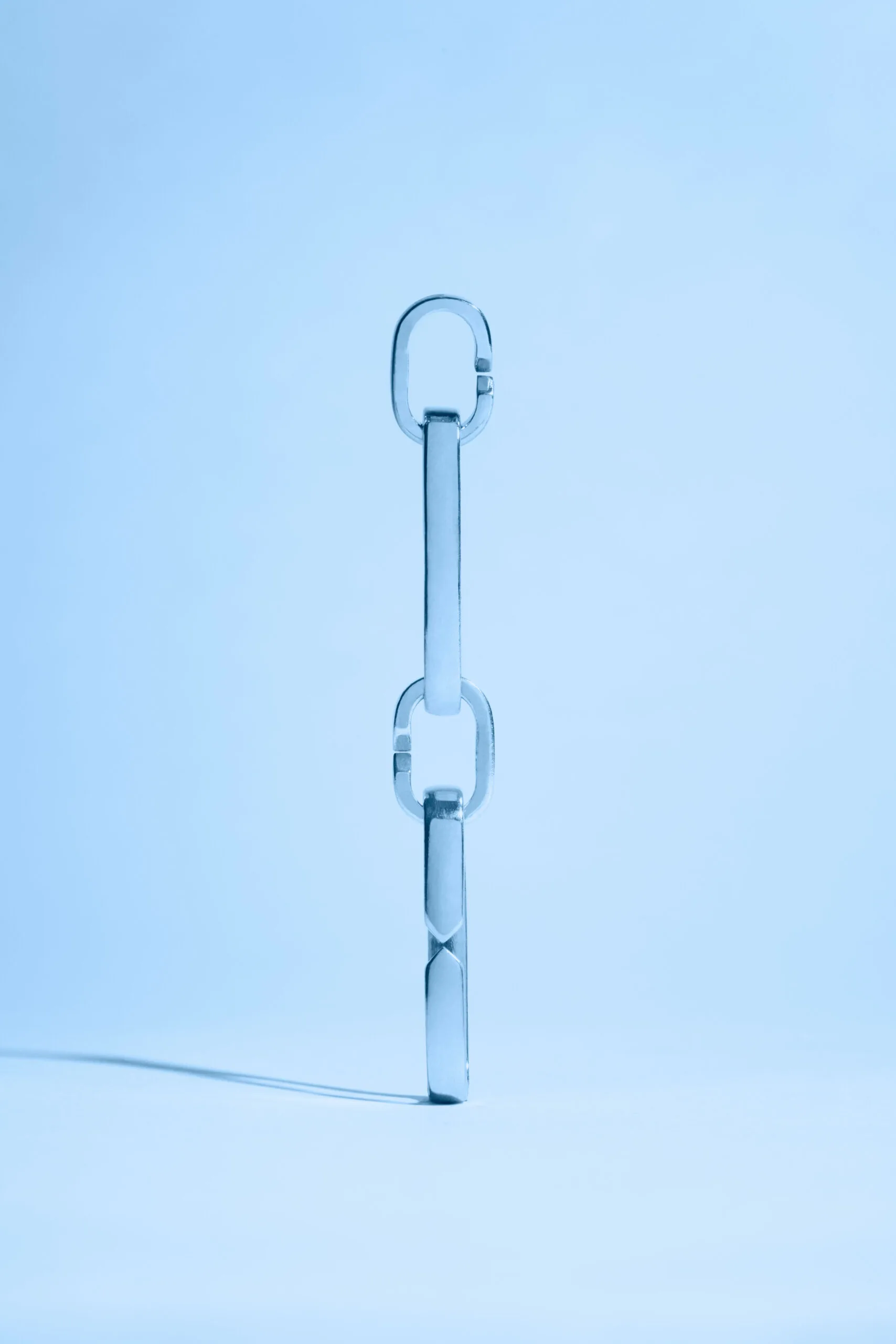 Boucle d'oreille chaine de mailles modulables à plat en argent et en or ethique labelisé Faimined