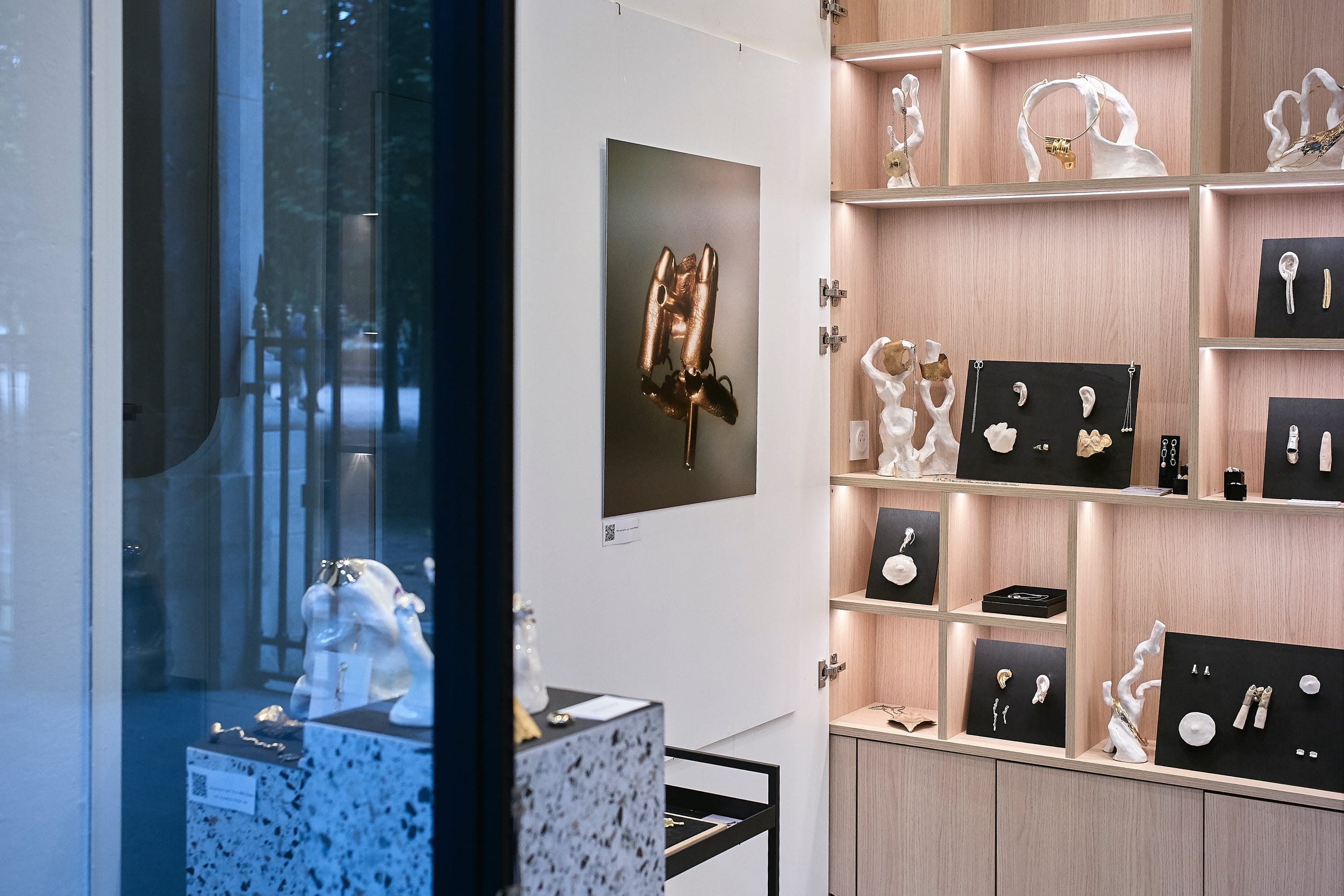 Exposition de mode de design et d'objets d'art