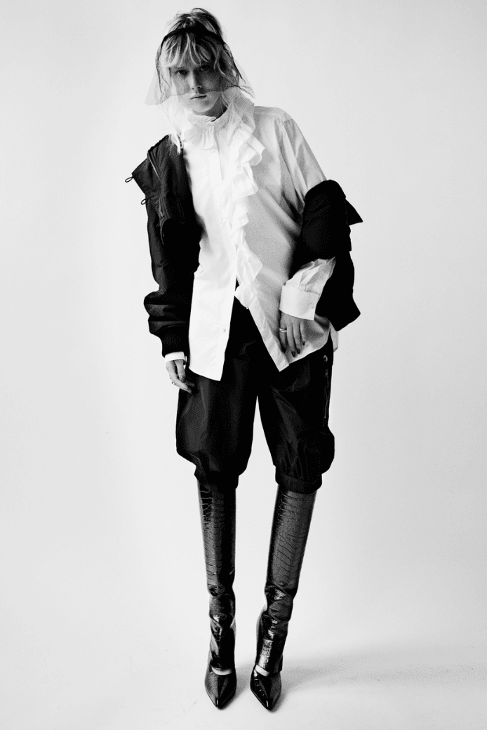 femme de face avec bijoux mona margaux en argent fairmined