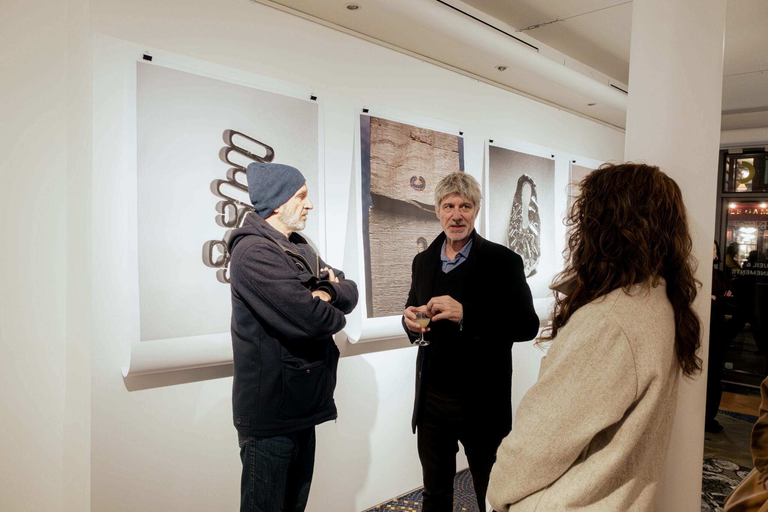 deux femmes avec bijoux en argent et or labelisé fairmined