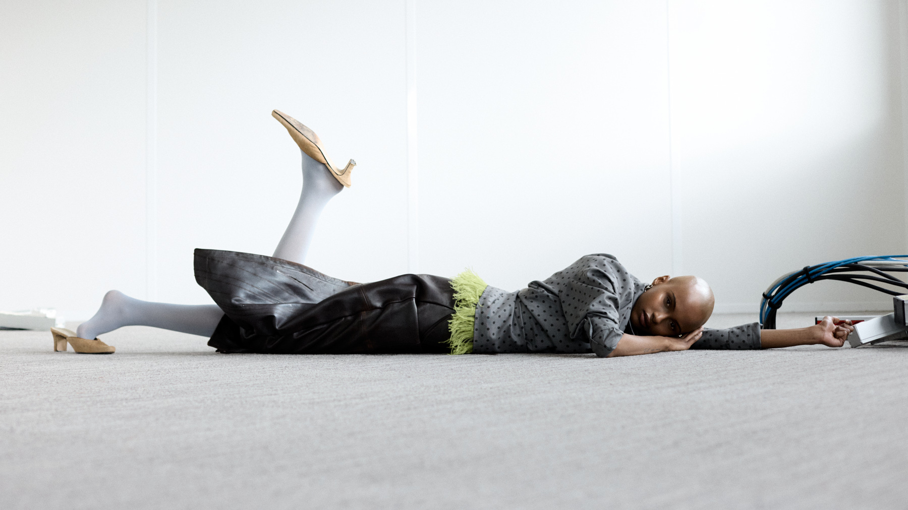 deux femmes avec bijoux en argent et or labelisé fairmined