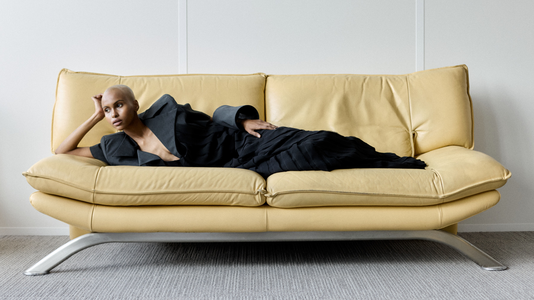 deux femmes avec bijoux en argent et or labelisé fairmined